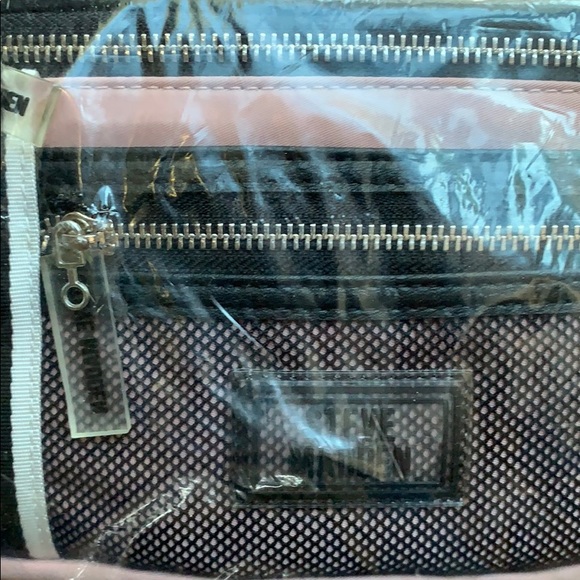 Steve Madden Waist Pack - Picture 4 of 4